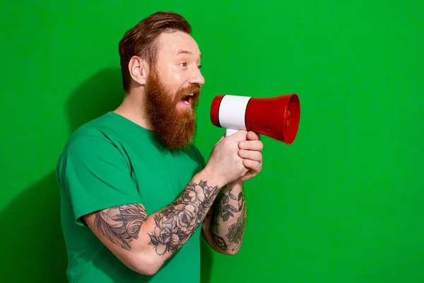 Photo Cool Excited Guy Dressed Shirt Screaming Bullhorn Empty Space — Stock Photo, Image