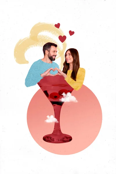 Ungewöhnliche Grafiken Fotocollage Paar Martini Glas Zeigt Herz Geste Symbolisiert — Stockfoto