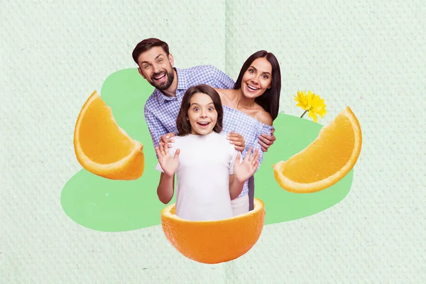 Gülümseyen Komik Ebeveynlerin Yaratıcı Şablon Kolajı Küçük Çocuk Portakalları Tek — Stok fotoğraf