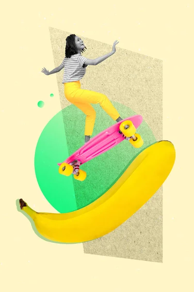 ミニ興奮黒のガンマ女の子乗りの垂直コラージュイメージフライスケートボード巨大なバナナフルーツは創造的な背景に隔離 — ストック写真