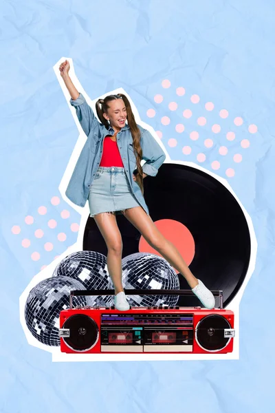 Vertikale Fotocollage Junger Unbeschwerter Tanzender Überglücklicher Mädchen Hipster Kassettenspieler Boombox — Stockfoto