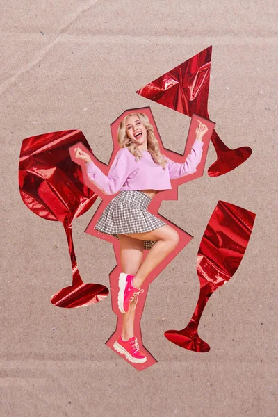 Imagen Collage Vertical Chica Alegre Positiva Disfrutar Bailando Gran Vaso —  Fotos de Stock