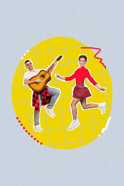 Imagem Colagem Vertical Duas Pessoas Alegres Tocar Guitarra Dançando Isolado — Fotografia de Stock