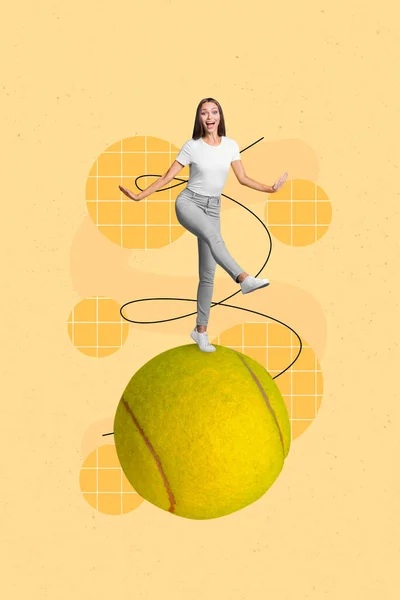 縦コラージュ写真の陽気な喜びミニ女の子スタンド巨大テニスボール絶縁上の創造的なベージュの背景 — ストック写真