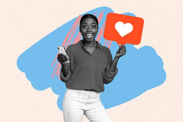 有趣的博客概念拼贴年轻女士手持纸红心按键智能手机安装夹令人惊讶孤立的背景图画 — 图库照片