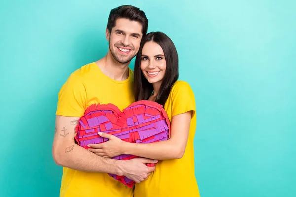 Photo Portrait Two Lovely People Hugs Together Hold Big Paper — Stock Photo, Image