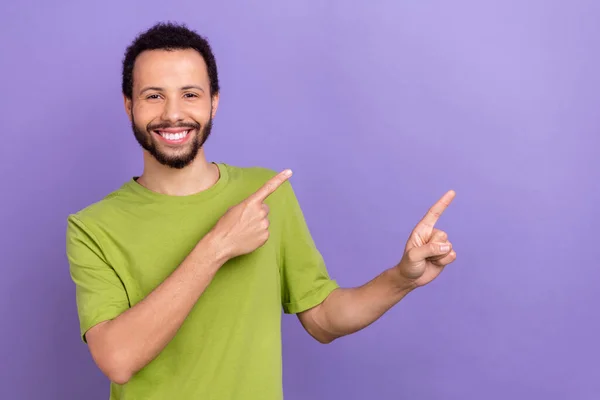 Retrato Pessoa Positiva Sorriso Dente Indicar Dedos Espaço Vazio Branco — Fotografia de Stock