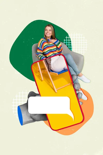 垂直アートコラージュの広告の若い女性のライブストリームを変更する部屋のファッション服コメントをオンラインで隔離された緑の背景 — ストック写真