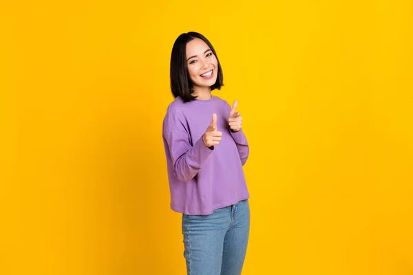 Foto Chica Japonesa Usar Camisa Violeta Dedos Directos Recoger Contratar — Foto de Stock