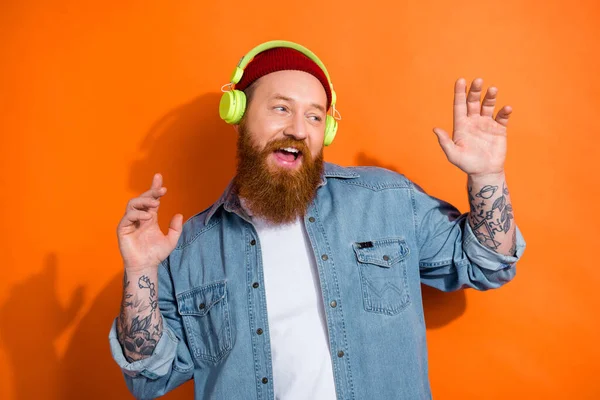 Photo Hipster Young Guy Red Hair Beard Dance Wear Stylish — Stock Photo, Image