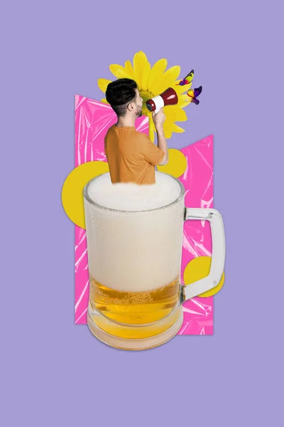 垂直画像アートワーク大きなガラスカップの中にファンキーな幸せな男の3Dコラージュスケッチは ビール市場を宣伝孤立紫色の図面の背景 — ストック写真