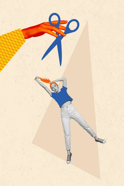 Kreative Collage Von Jungen Stylistin Mädchen Versuchen Schneiden Ihren Langen — Stockfoto