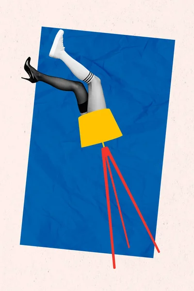 写真漫画スケッチコラージュ写真のセクシーな女性の足成長ホームランプ隔離された創造的な背景 — ストック写真