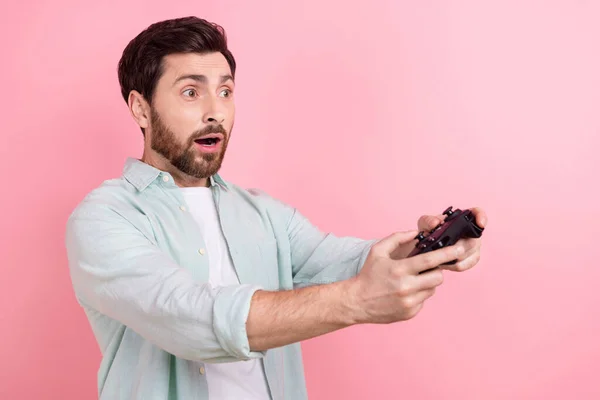 Photo Cool Impressed Guy Dressed Teal Shirt Loosing Playstation Game — Stock Photo, Image