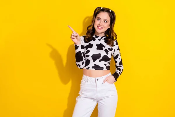 Photo Young Promoter Lady Wear Cow Style Crop Top Direct — Stock Photo, Image