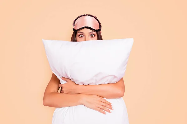 Young Gorgeous Shocked Lady Wearing Eye Mask Hugging Pillow Hiding — Stock Photo, Image