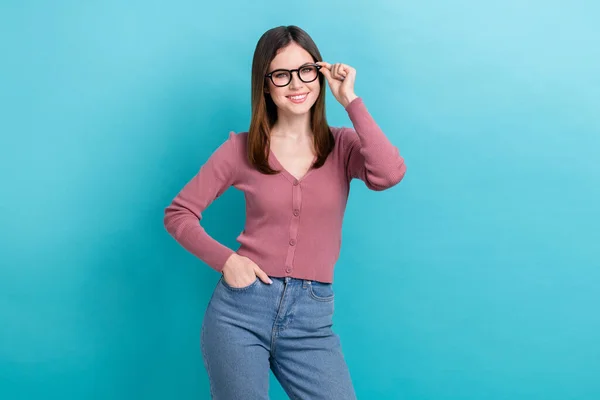 Zdjęcie Młodej Atrakcyjnej Kobiety Biznesu Nosić Formalne Ubrania Różowy Sweter — Zdjęcie stockowe