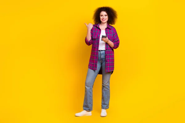 Full Length Photo Attractive Lady Wear Checkered Magenta Jacket Jeans — Stock Photo, Image