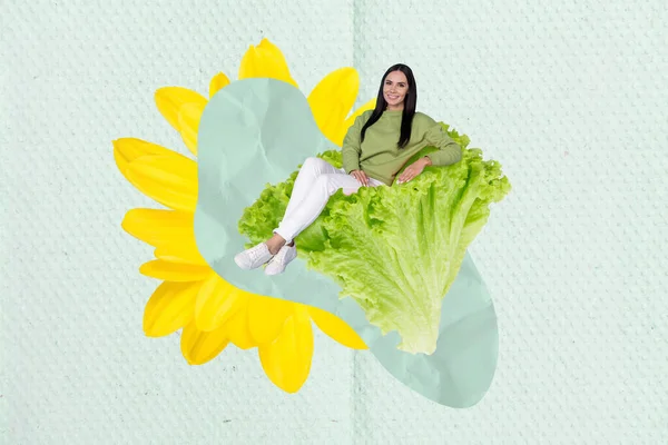 Collage Porträt Von Mini Fröhlich Mädchen Sitzen Riesige Frische Salatblätter — Stockfoto