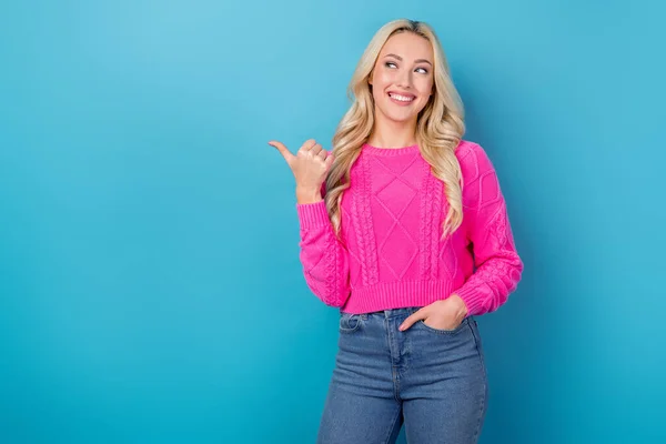 Photo Dreamy Adorable Lady Wear Pink Sweater Looking Pointing Thumb — Stock Photo, Image
