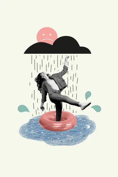黒い白い効果の垂直アートワークコラージュ正の女の子ダンスインフレータブルリング水たまり雨の雲の下で描画悲しい絵文字 — ストック写真