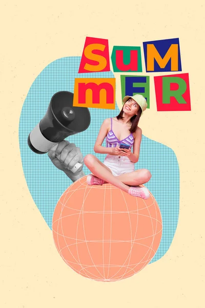Foto Sommer Konzept Resort Werbung Promo Megafon Ankündigung Mädchen Halten — Stockfoto