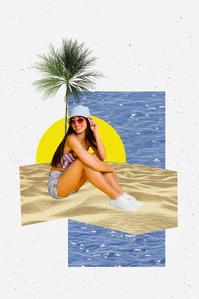 写真のコラージュアートワーク幸せな魅力的な女性の最小限の画像暖かいビーチの砂孤立したグラフィック背景に座って — ストック写真