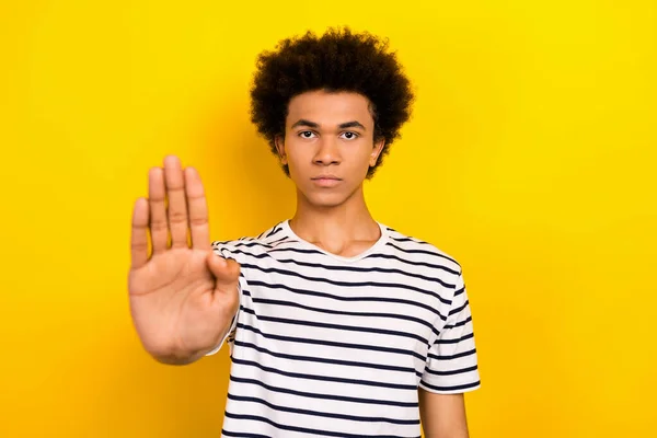 Photo Serious Student Guy Raise Palm Say Unfair College Situation — Stock Photo, Image
