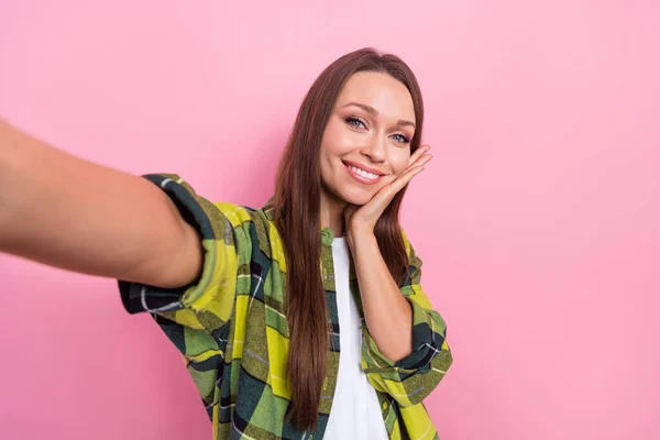 Selfie Kader Porträt Der Jungen Netten Dame Berühren Wange Optimistisch — Stockfoto