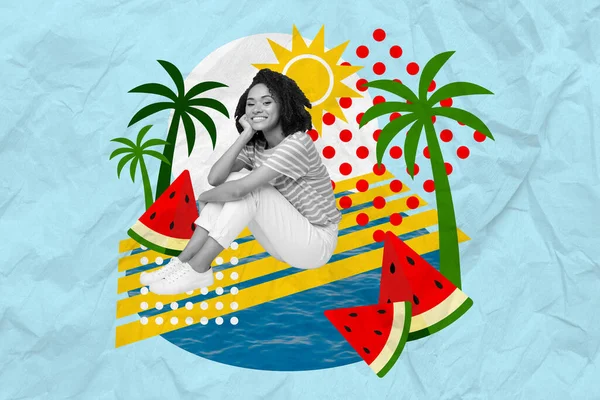 蓝纸背景下黑白色效果阳性女孩画西瓜片棕榈树阳光水的创意拼贴 — 图库照片