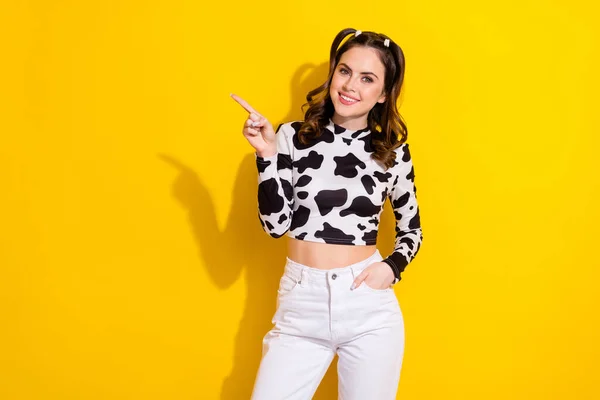 Photo Dreamy Adorable Girl Wear Cow Skin Shirt Showing Finger — Stock Photo, Image