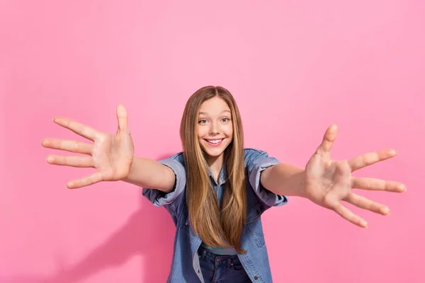 Photo Portrait Attractive Young Teenager Woman Stretching Hands Want Hug — Stock Photo, Image