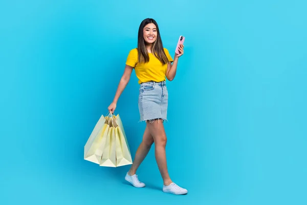 Full Length Profile Photo Beautiful Person Hold Smart Phone Mall — Stock Photo, Image