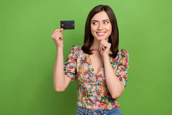 Photo Young Thoughtful Smart Business Lady Thoughts Hold Plastic Debit — Stock Photo, Image