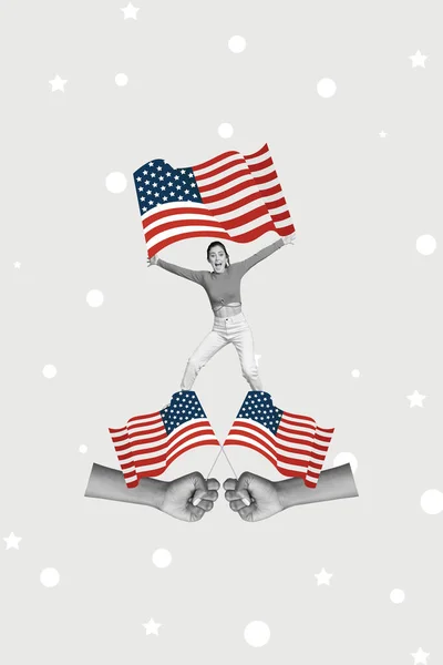 垂直コラージュイメージの黒白ガンマ腕ミニ励起女の子ホールド国民アメリカ国旗孤立上の創造的なグレーの背景 — ストック写真