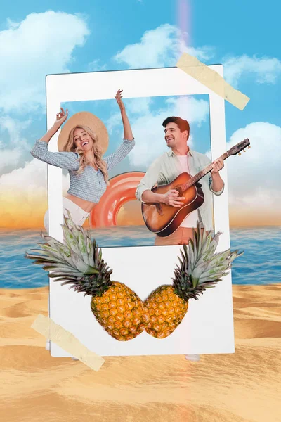 포스터 콜라주가 즐거운 노래를 부르며 낭만적 해변의 휴양지를 즐긴다 — 스톡 사진