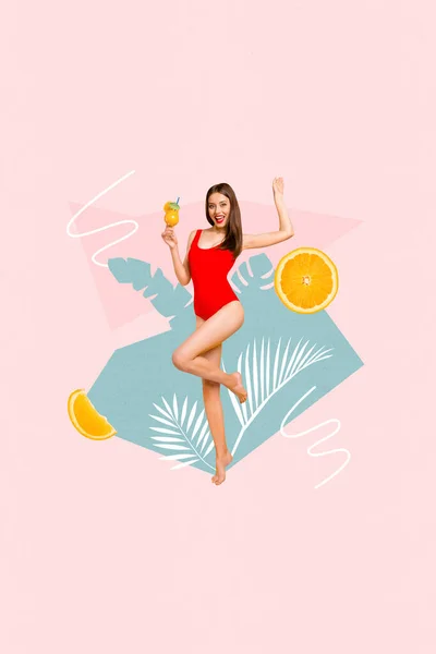 美しい魅力的な美しい女性の水着の垂直創造的なコラージュイメージ水着は夏休みカクテルビーチパーティーをお楽しみください — ストック写真