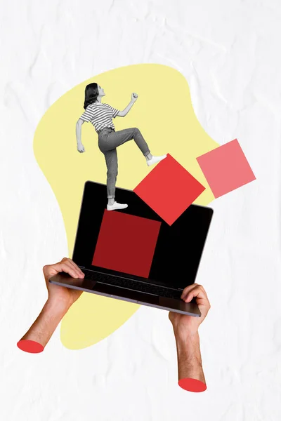 Креативный Плакатный Коллаж Рук Держащих Экран Ноутбука Молодой Девушки Идущей — стоковое фото