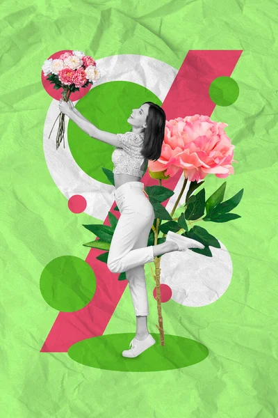 垂直コラージュのかなり正の黒のガンマ女の子の手を保持花束新鮮な花単離された紙緑の背景 — ストック写真