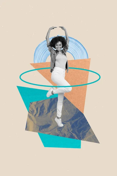 垂直创意的艺术拼贴女性舞女芭蕾舞演员概念轻盈的姿态运动食人鱼与圆圈隔离米色背景 — 图库照片