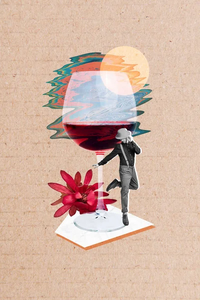 Verticale Collage Van Grappige Zelfverzekerde Man Poseren Reclame Wijnwinkel Drinken — Stockfoto