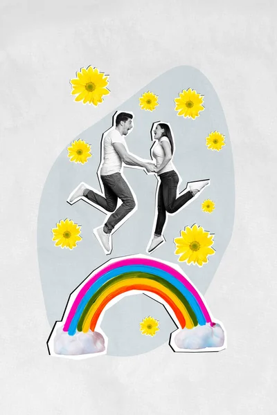 两张正面的小白种人的垂直拼贴图片 手挽着在纸灰色背景上隔离的跳跃彩虹花 — 图库照片