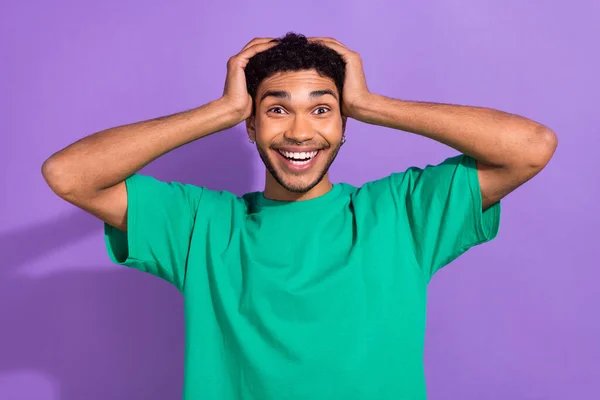 Photo Funny Overjoyed Youngster Guy Hold Arms Head Sale Discount — Stock Photo, Image