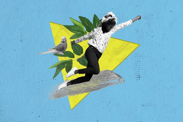屈託のない黒白効果のコラージュポートレート女の子猿頭を上げる拳飛行オウムの植物の葉は青の背景を描く上で隔離 — ストック写真