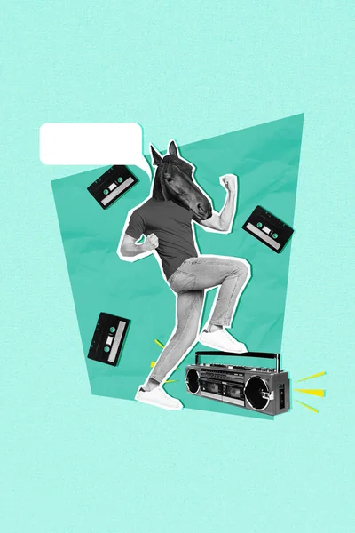 垂直拼贴图头马哺乳动物面具人跳舞听盒式磁带播放机录音隔离在绿色背景下 — 图库照片