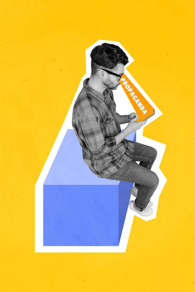 Vertikal Kreativ Abstrakt Collage Foto Svart Vit Man Titta Smartphone — Stockfoto