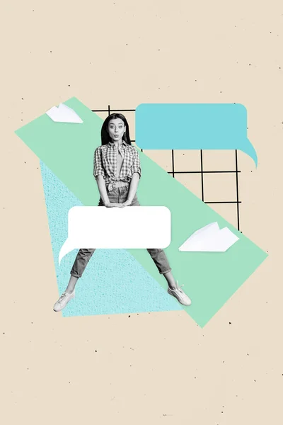 垂直創造的なイラストの複合写真のコラージュ面白いファンキーな女性のアプリで通信テキストメッセージミリ秒隔離されたカラフルな背景 — ストック写真