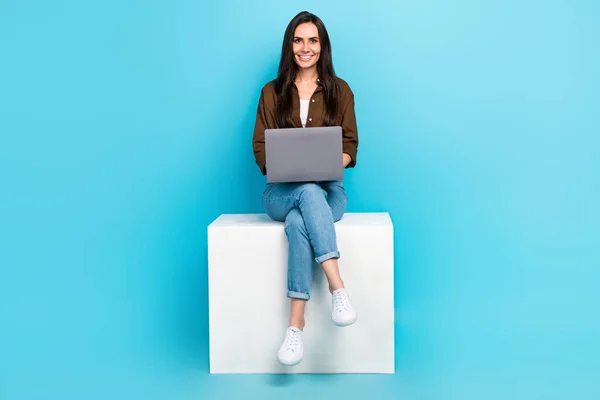 Full Length Body Photo Girl Sitting Podium Internet Job Εικονική — Φωτογραφία Αρχείου