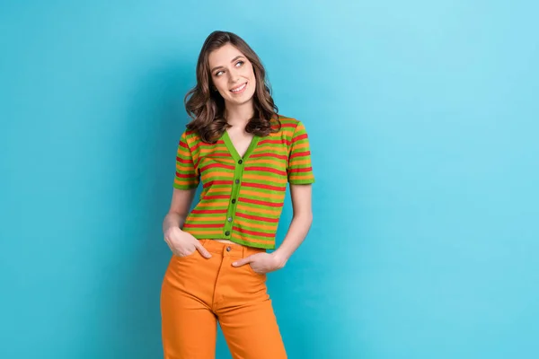Blog Fényképezés Young Girl Wear Trendy Striped Shirt Preppy Dreamy — Stock Fotó