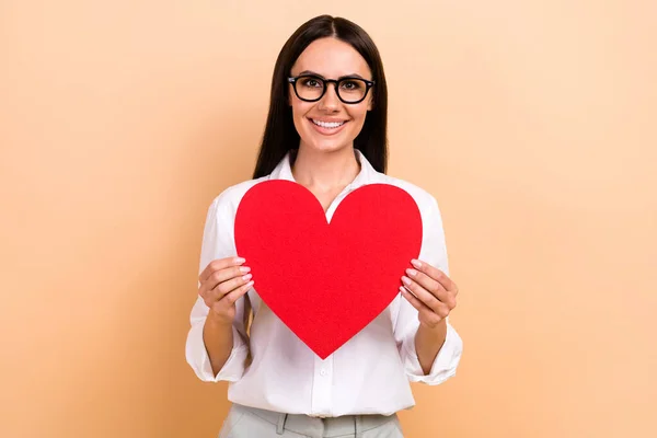 Photo Smiling Happy Lady Wear White Shirt Spectacles Holding Arms — Stock Photo, Image